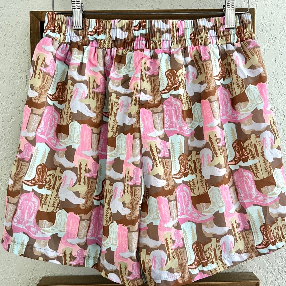 Two 2 Fly Cowboy Boot Print Shorts Pink Brown Tan Pull On Elastic Waist NWT M - Picture 5 of 9